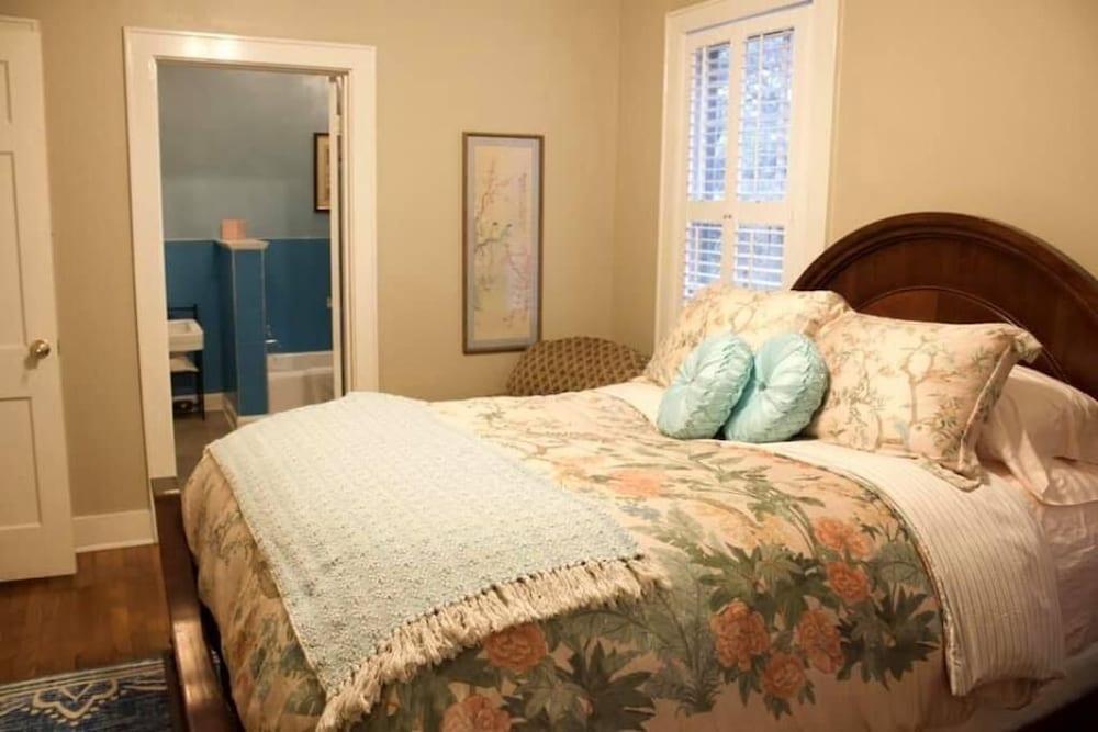 Opus House Bed and Breakfast