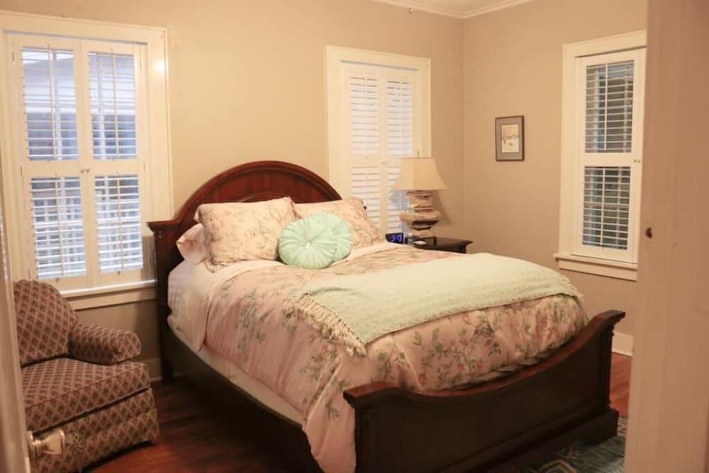 Opus House Bed and Breakfast