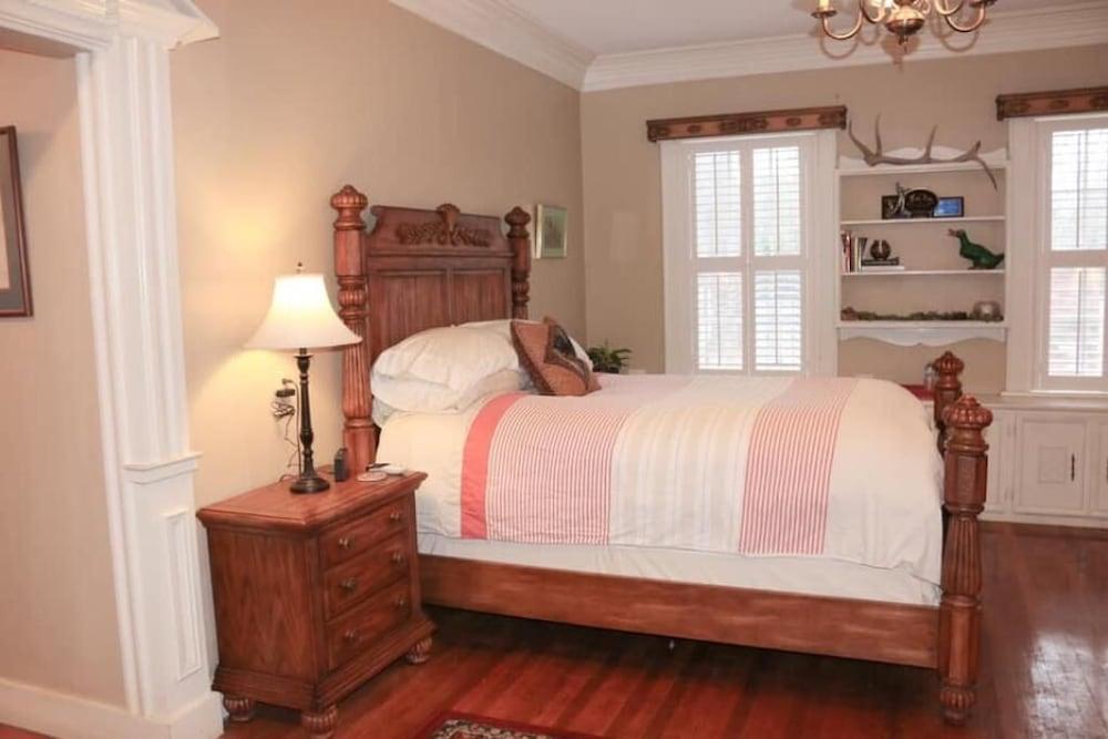 Opus House Bed and Breakfast