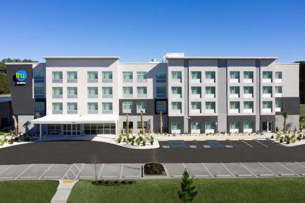 Tru by Hilton Beaufort