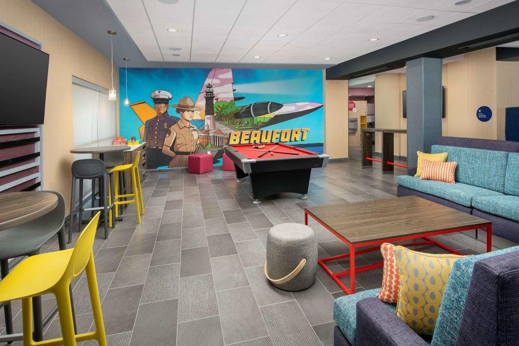 Tru by Hilton Beaufort