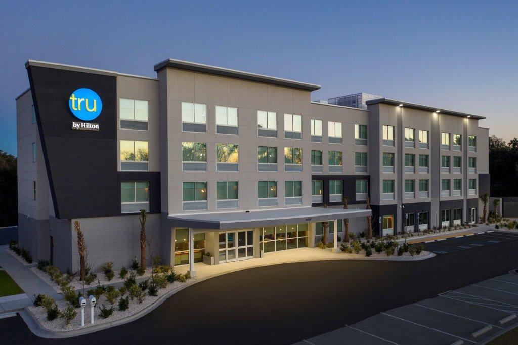 Tru by Hilton Beaufort