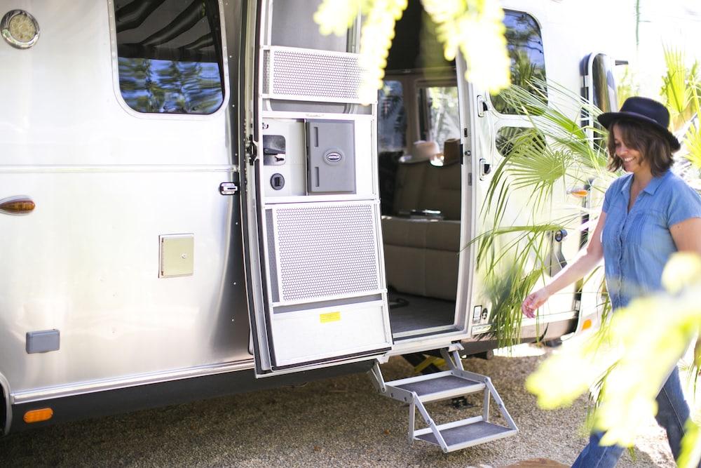 Caravan Outpost