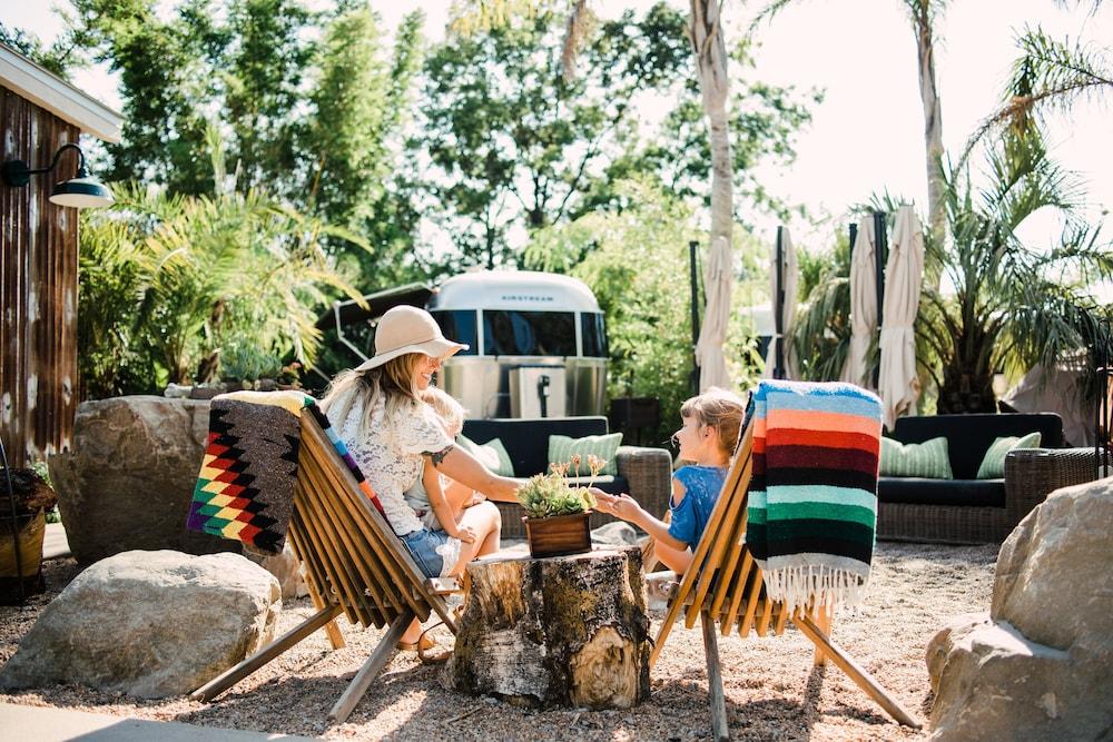 Caravan Outpost
