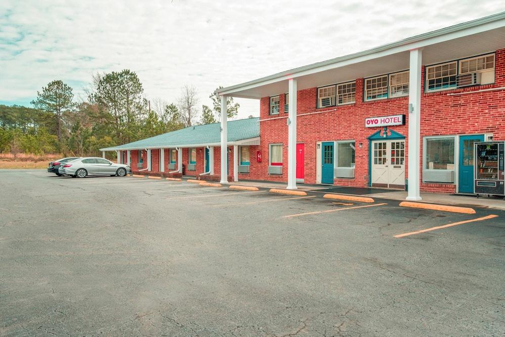 Hotel Durham West Hills by OYO Rooms
