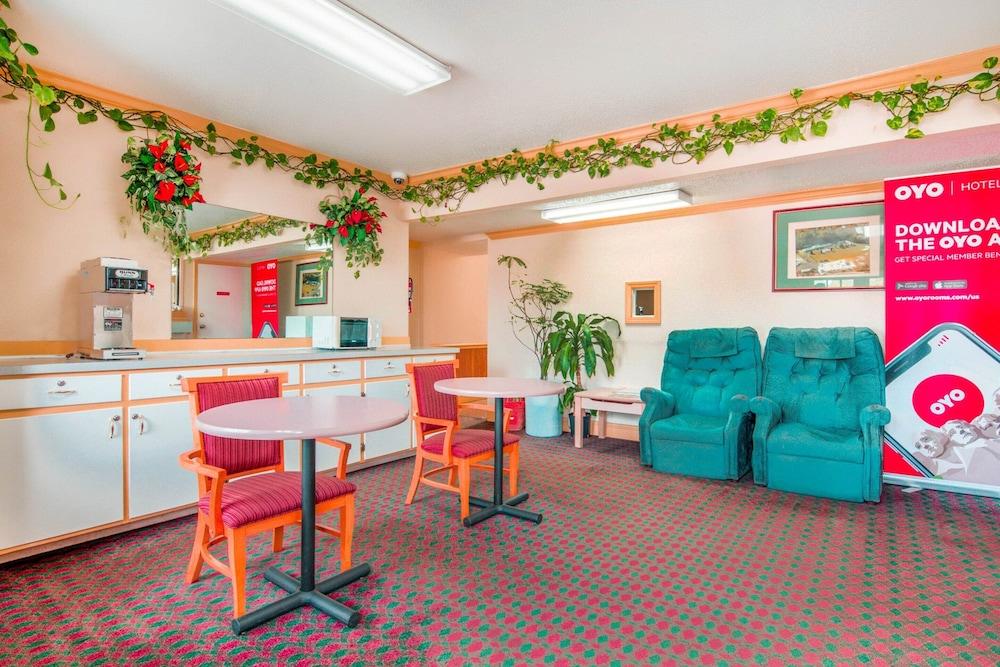 Hotel Durham West Hills by OYO Rooms