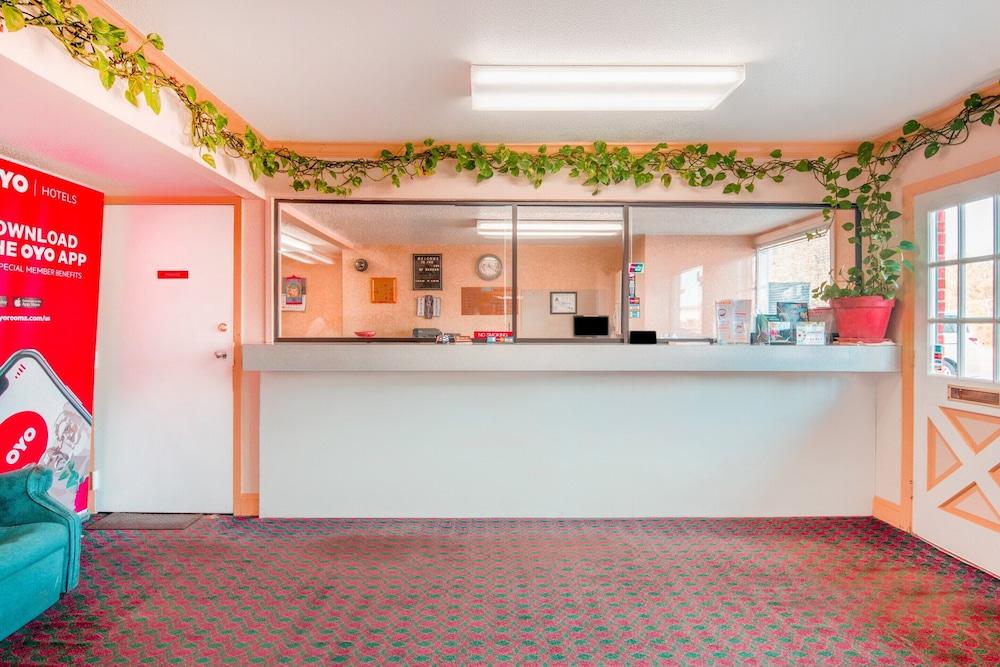 Hotel Durham West Hills by OYO Rooms