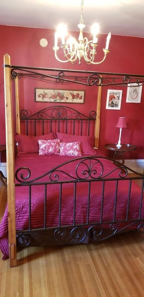 Historic Victorian Inn