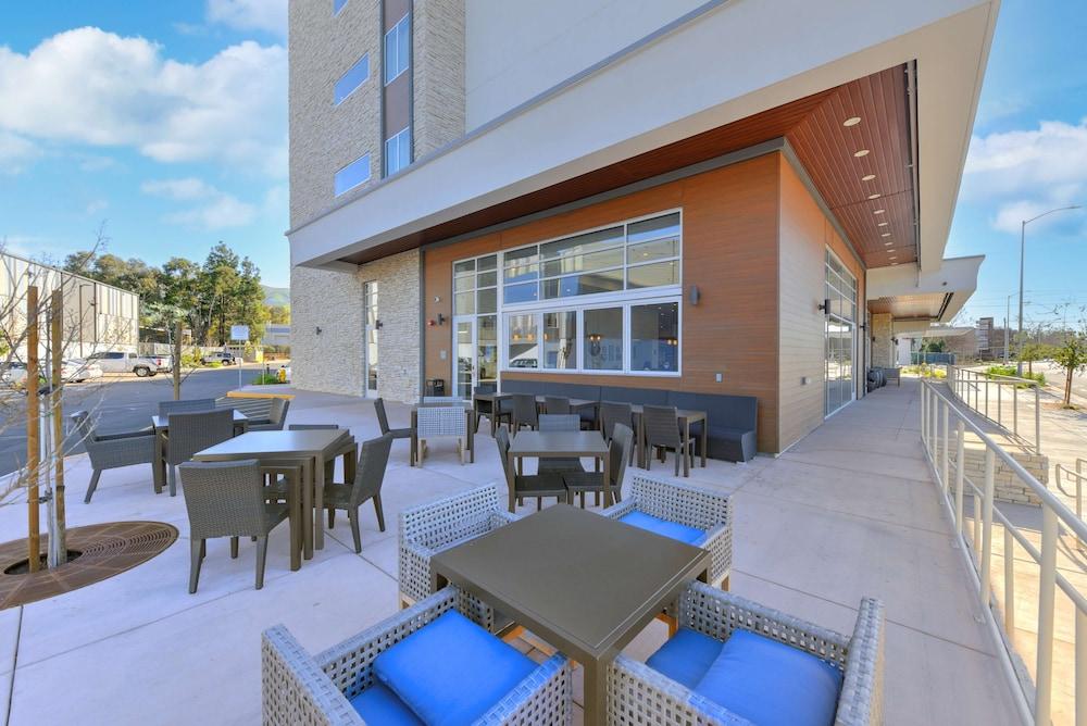Hilton Garden Inn Fremont