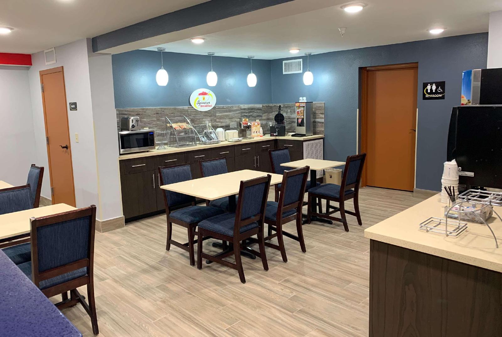 Super 8 by Wyndham Cookeville