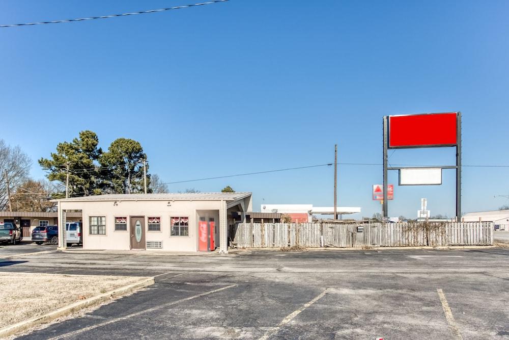 Hotel Bald Knob AR Hwy 64 by OYO