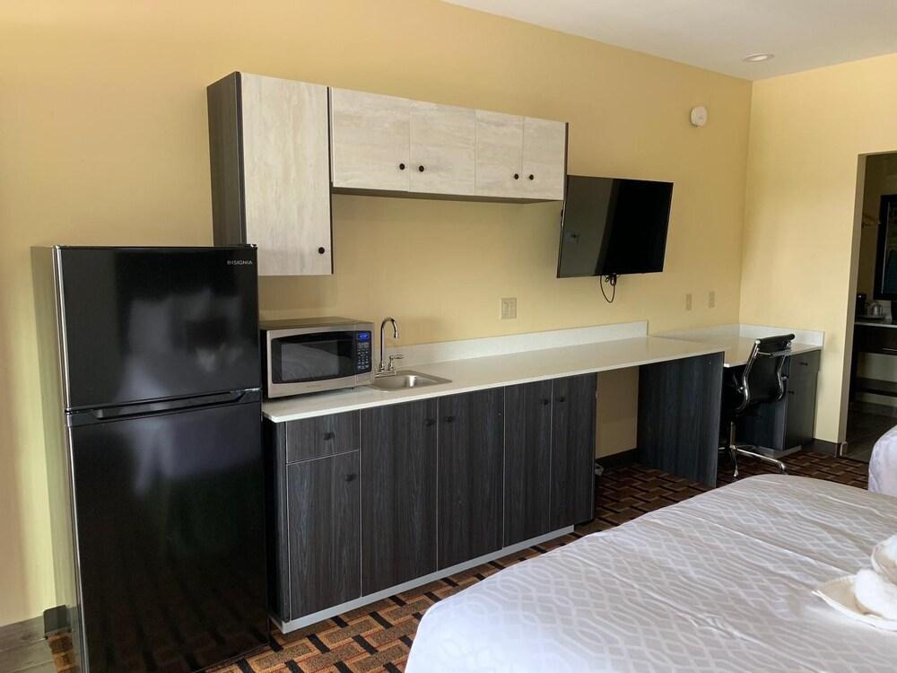 Homestay Inn & Suites Edinburg