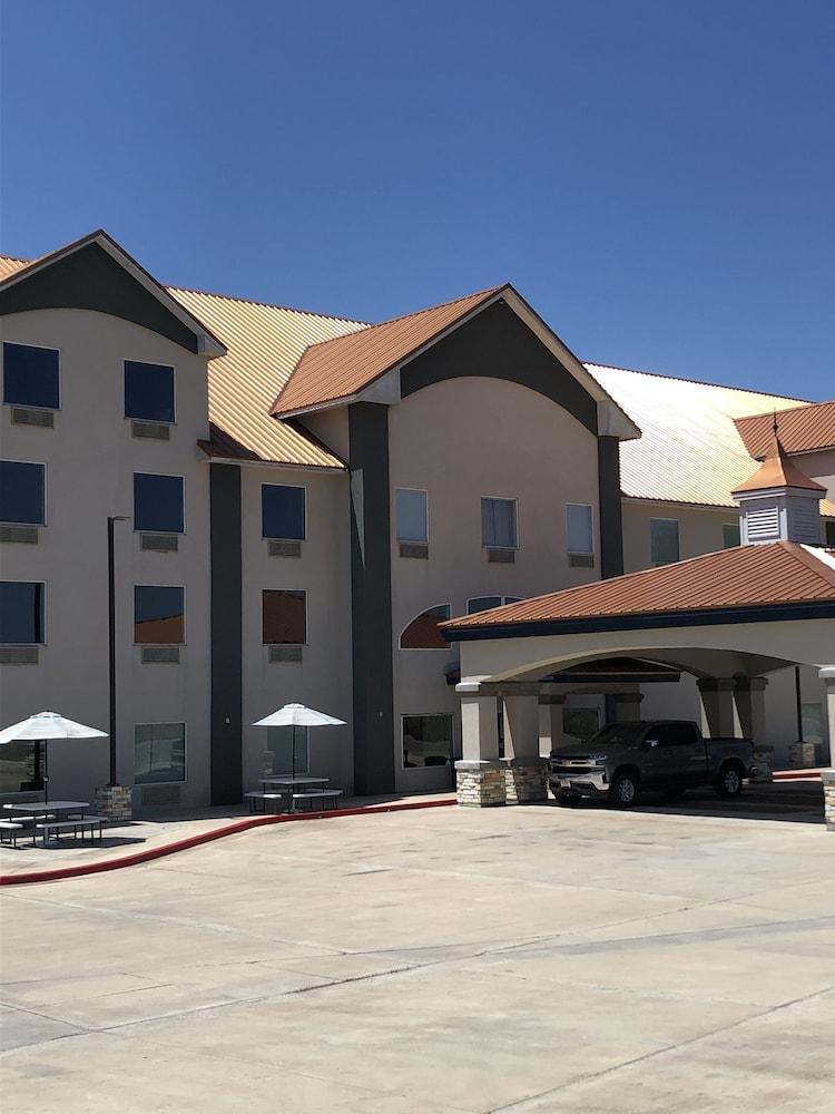 Cuero's Copper Inn