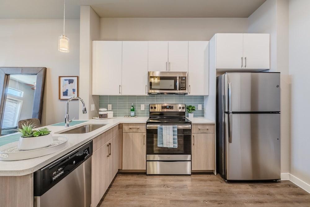 Magnolia Lux Apartments by Barsala