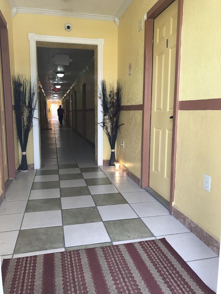 Dixie Hotel