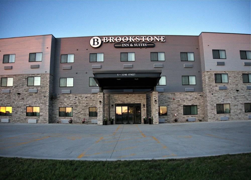 Brookstone Inn And Suites