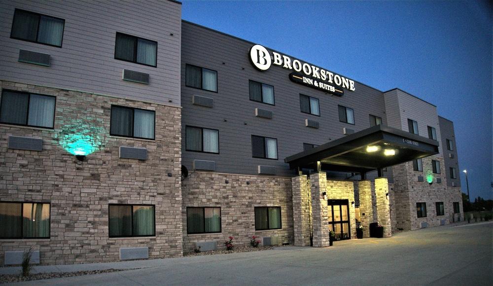 Brookstone Inn And Suites