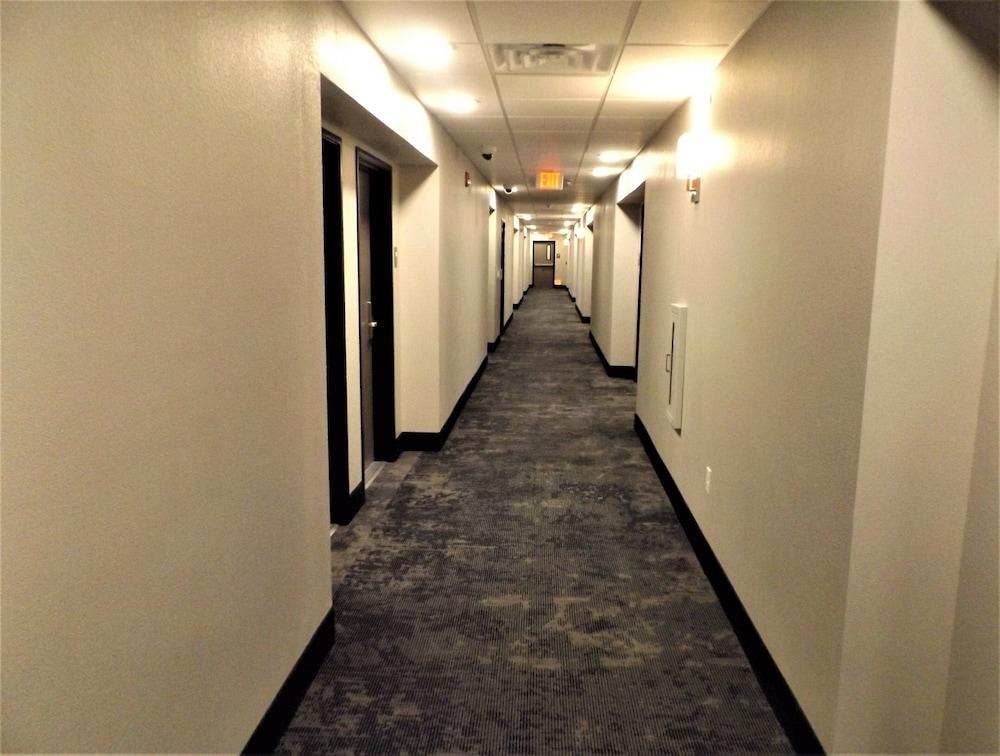 Brookstone Inn And Suites