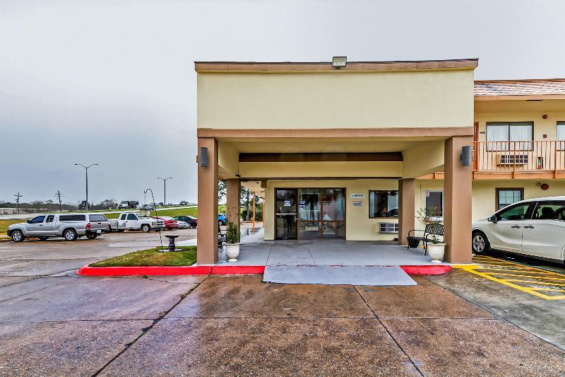 Hotel Lake Charles Hwy 10 by OYO Rooms