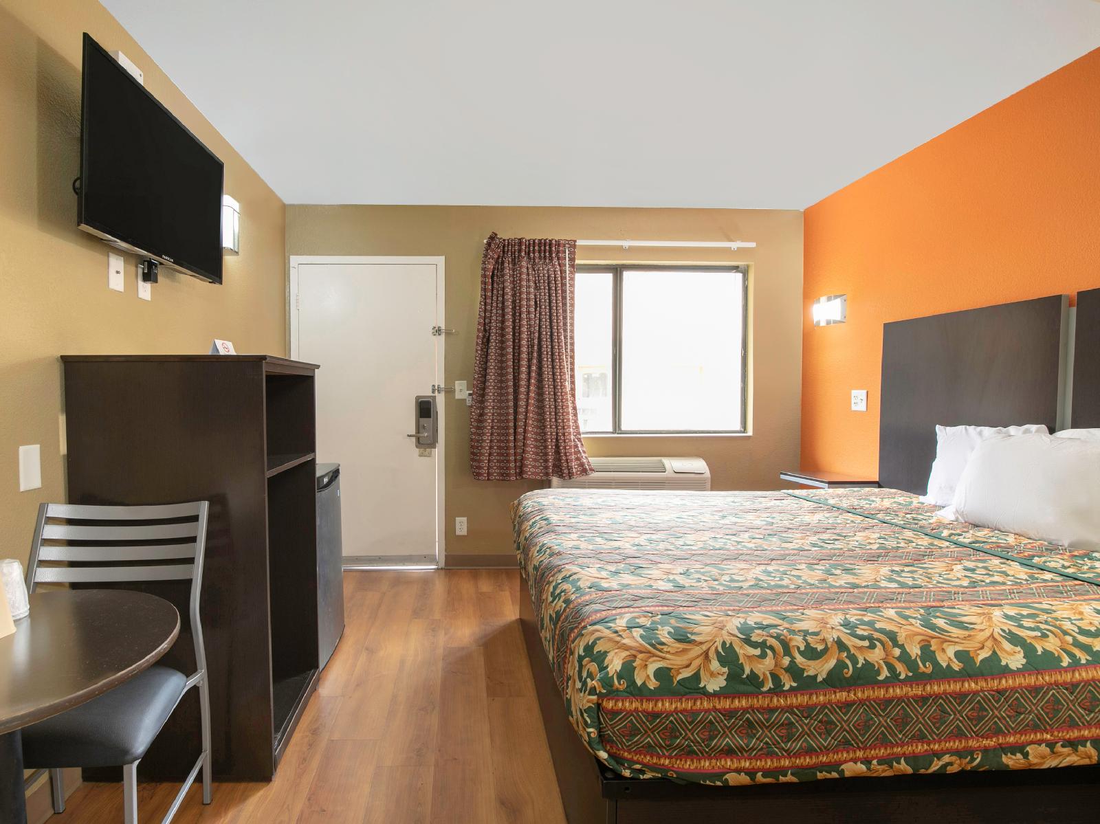 Hotel Lake Charles Hwy 10 by OYO Rooms