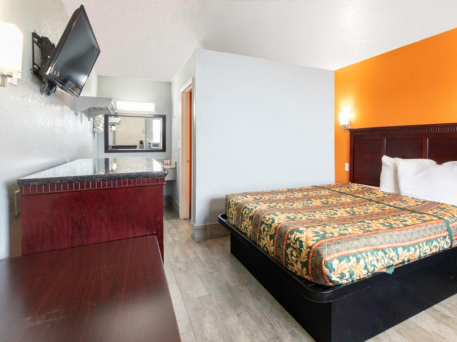 Hotel Lake Charles Hwy 10 by OYO Rooms