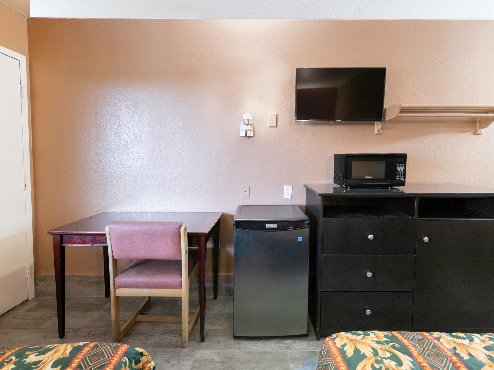 Hotel Lake Charles Hwy 10 by OYO Rooms