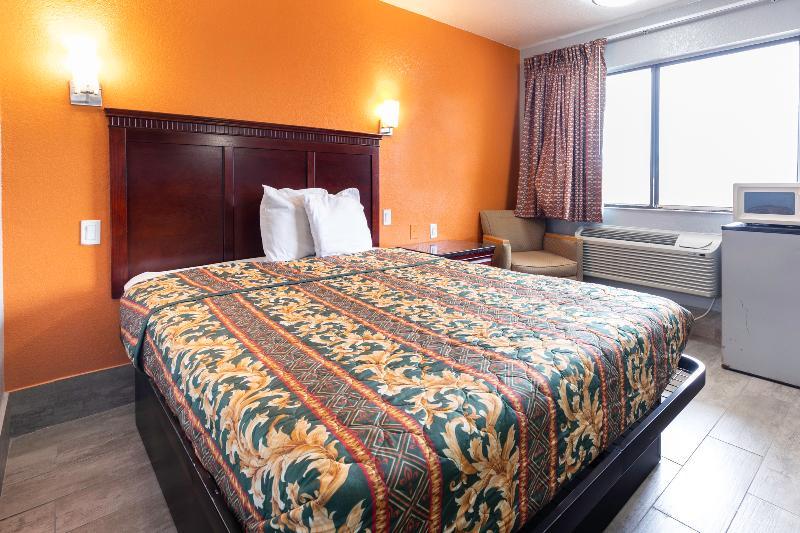 Hotel Lake Charles Hwy 10 by OYO Rooms