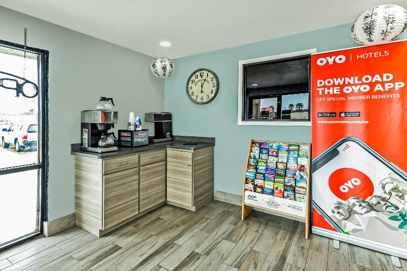 Hotel Lake Charles Hwy 10 by OYO Rooms