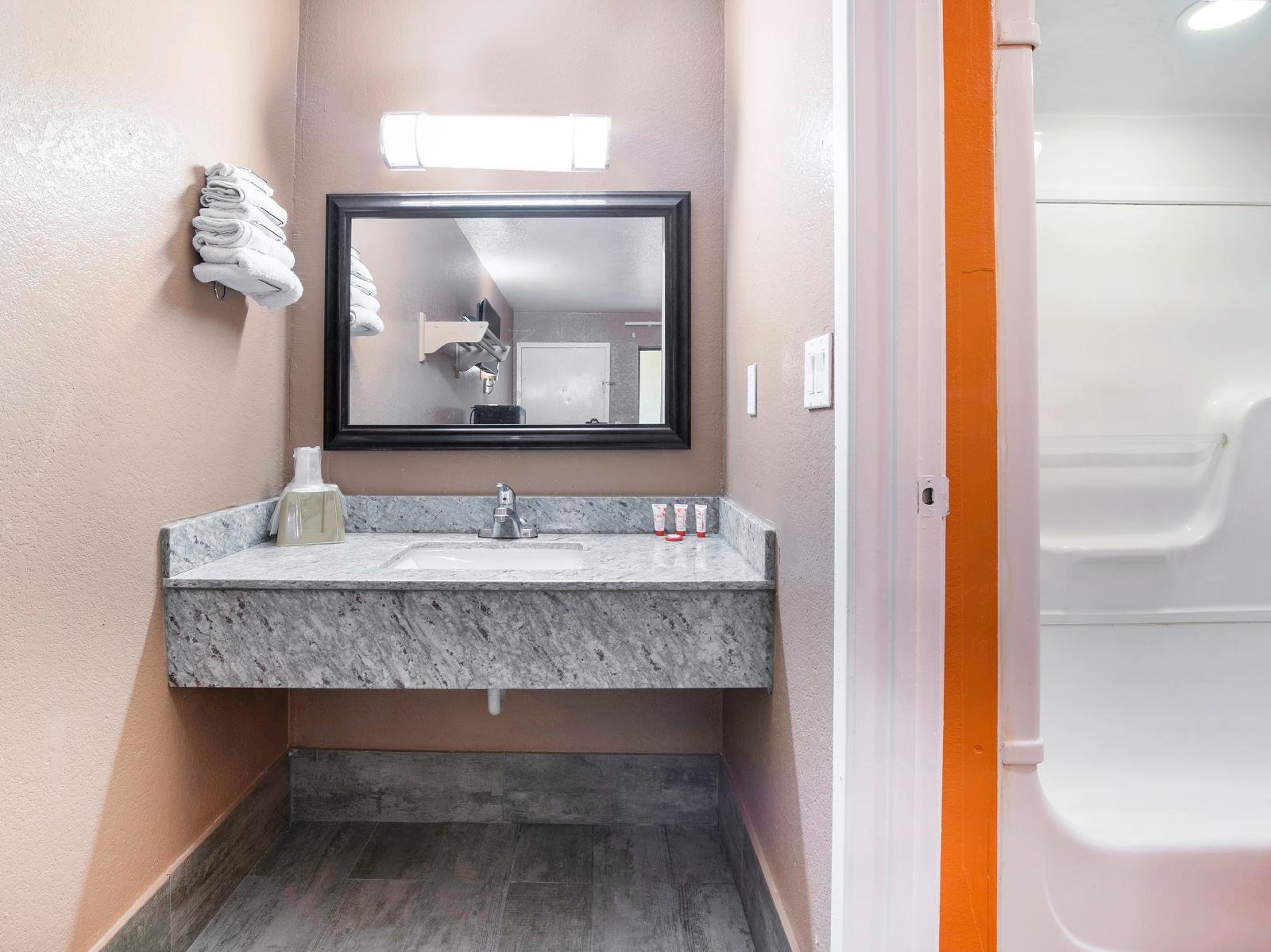 Hotel Lake Charles Hwy 10 by OYO Rooms