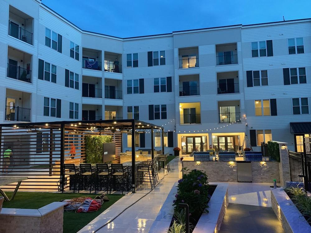 Steelyard Apartment