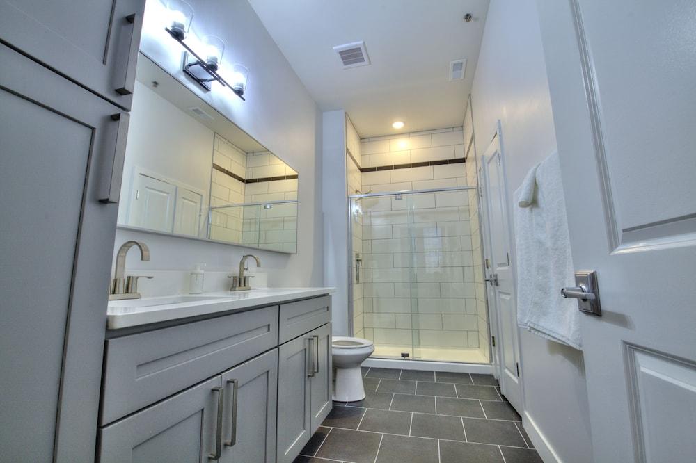 Steelyard Apartment
