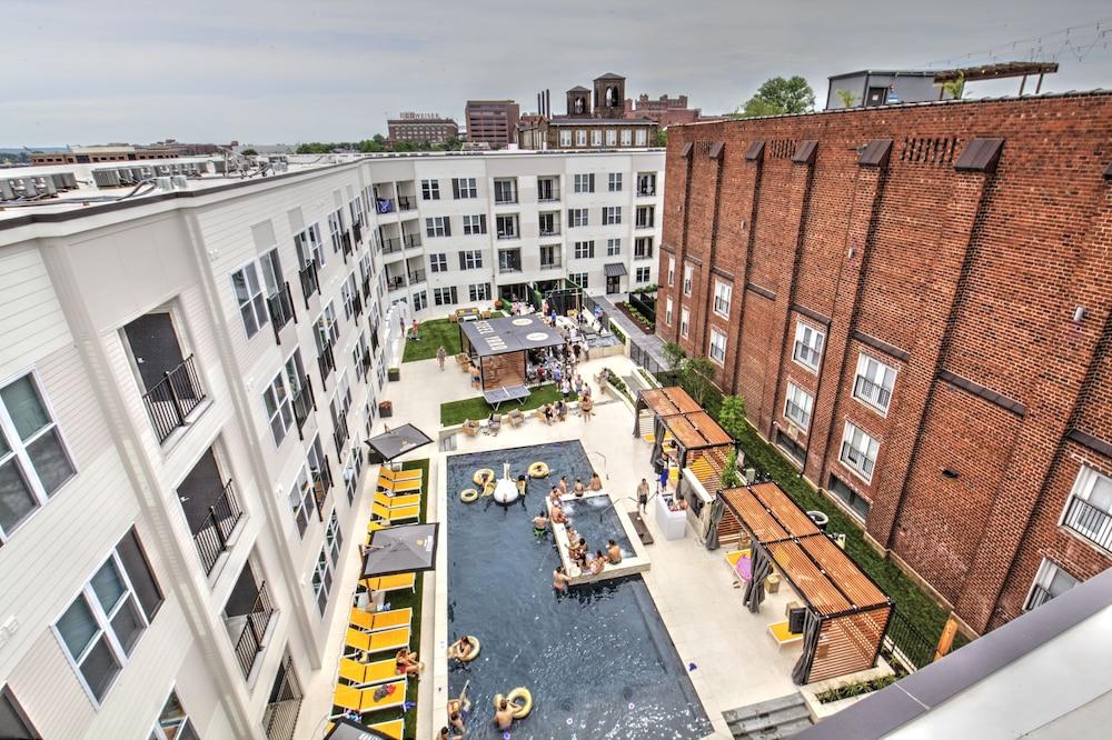 Steelyard Apartment