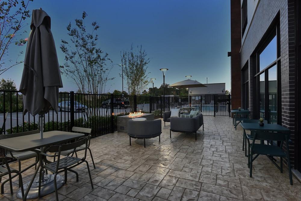 Holiday Inn Express & Suites Houston North - Woodlands Area