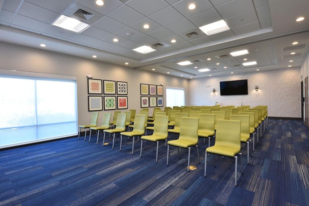 Holiday Inn Express & Suites Houston North - Woodlands Area