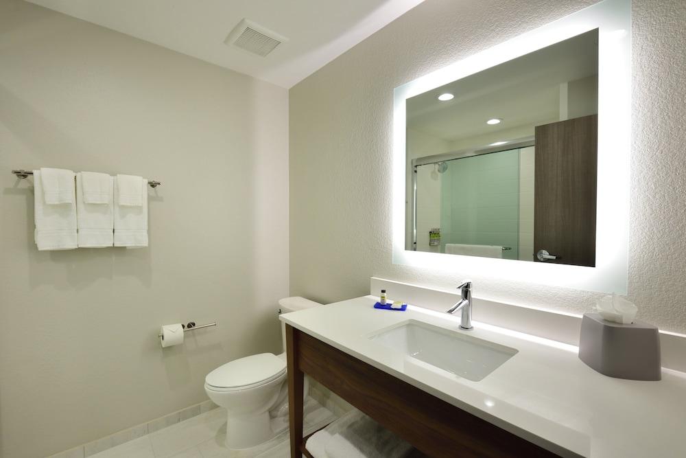 Holiday Inn Express & Suites Houston North - Woodlands Area