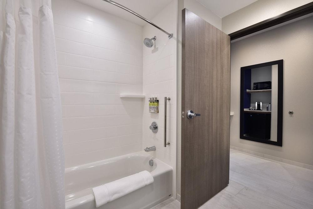 Holiday Inn Express & Suites Houston North - Woodlands Area