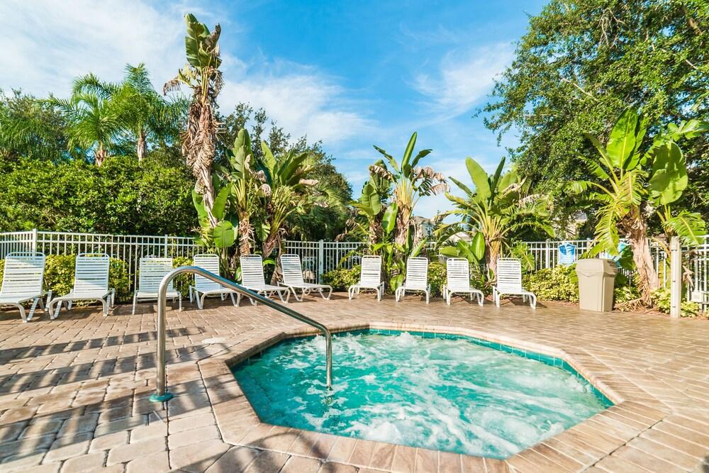 Cristina's Windsor Palms Villa