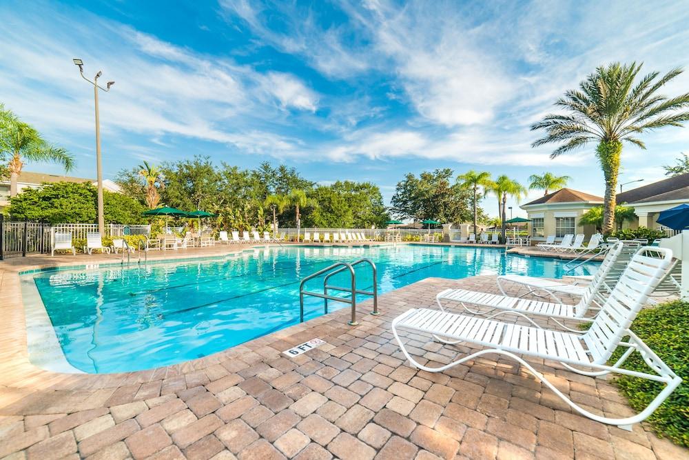 Cristina's Windsor Palms Villa