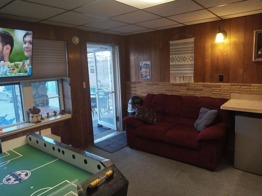 Siesta Motel