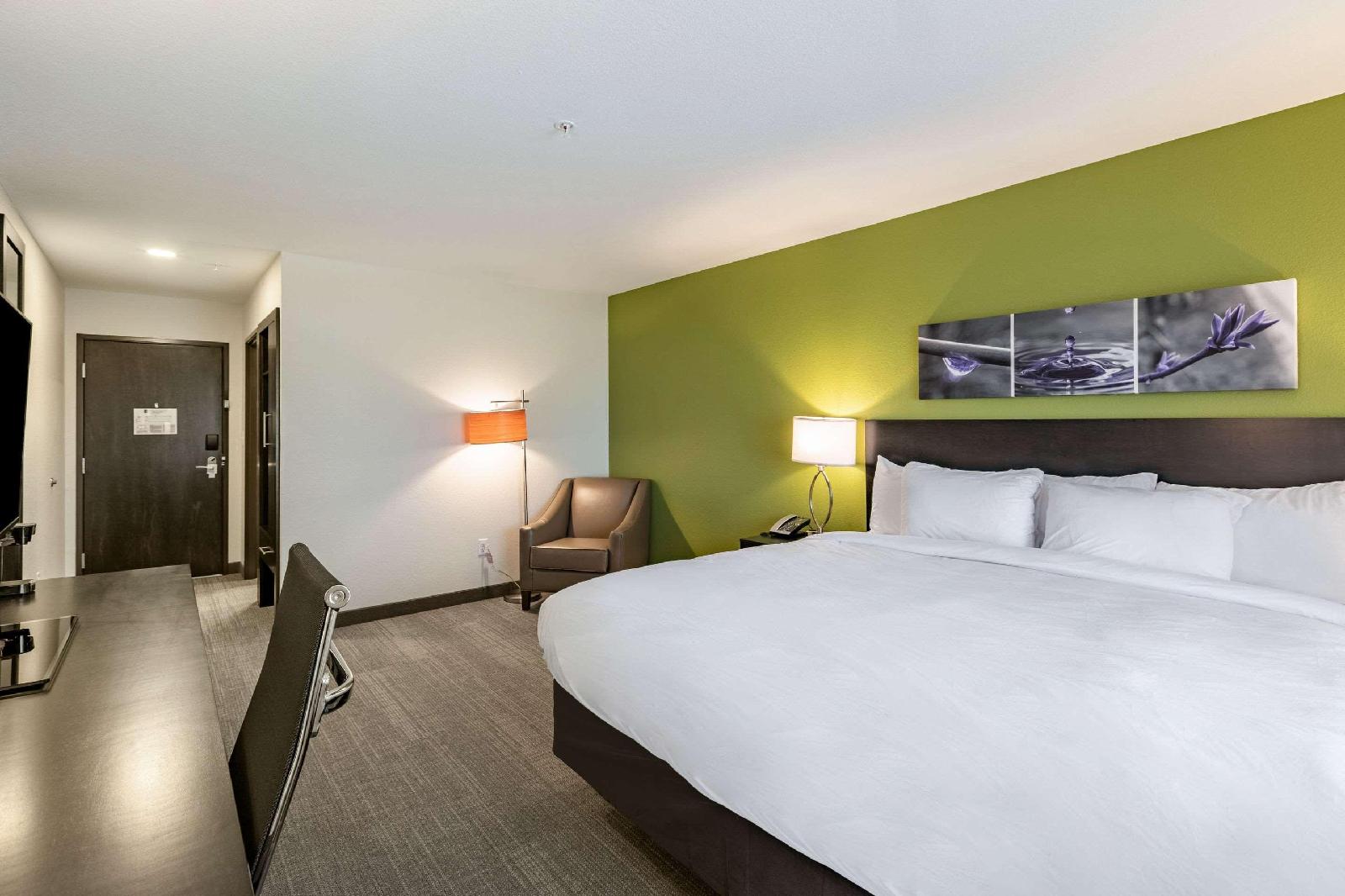 Sleep Inn & Suites