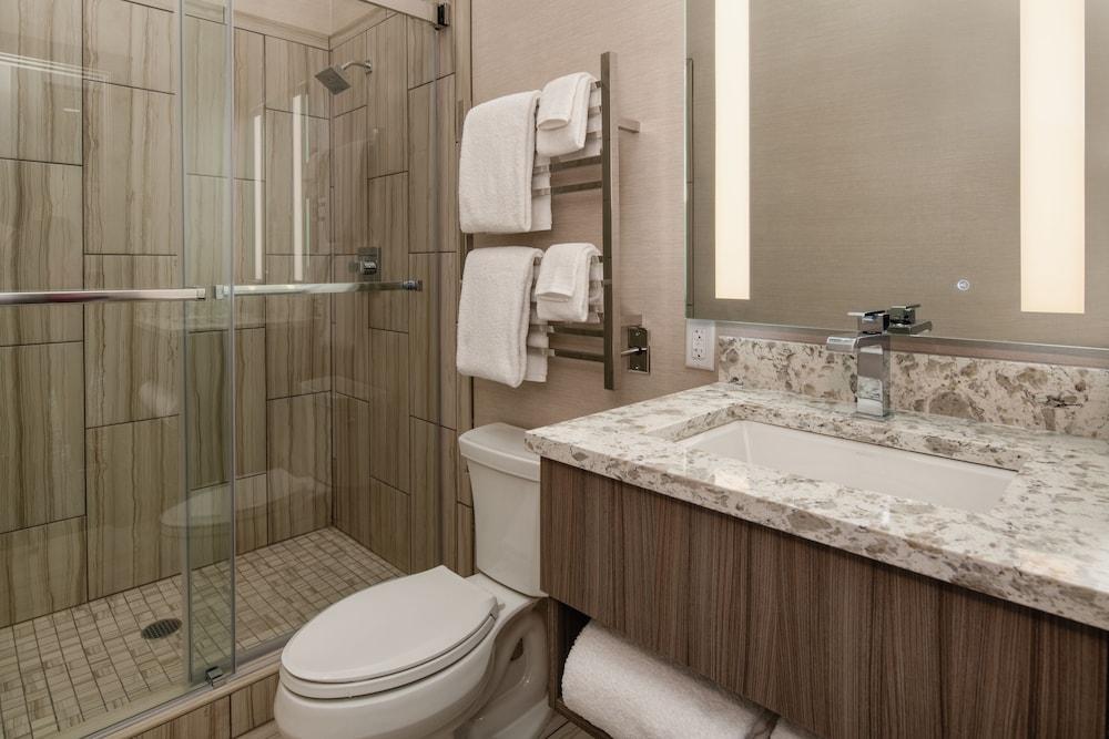 Harlow Hotel