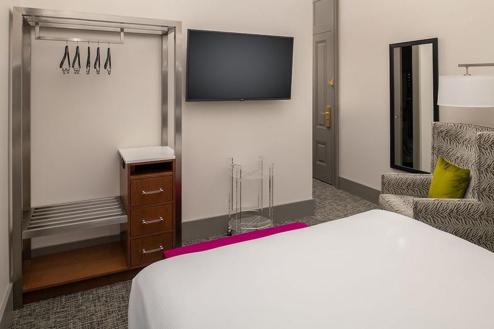 Harlow Hotel