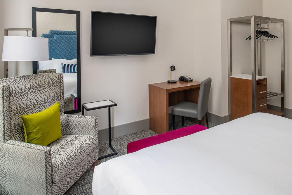 Harlow Hotel