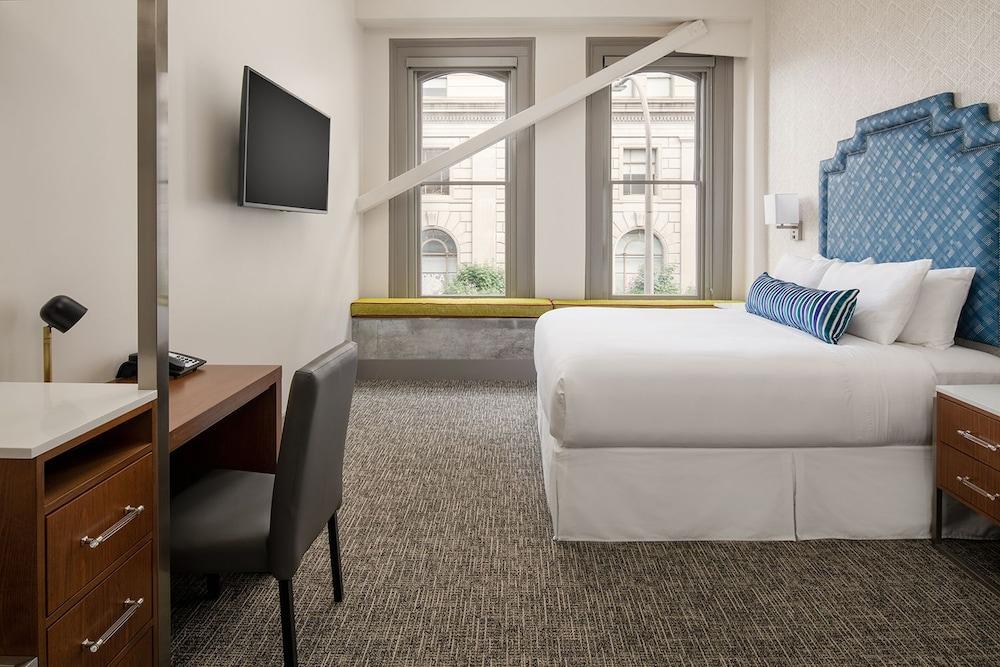 Harlow Hotel