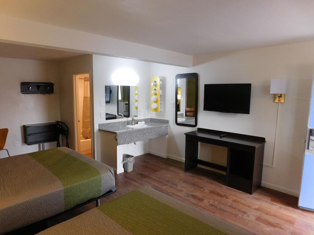 Motel 6 Burlington