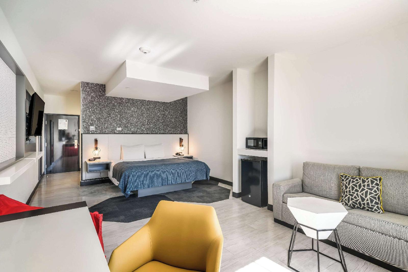 Hy Lo Hotel