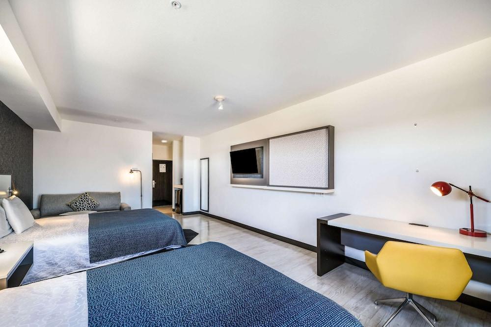 Hy Lo Hotel