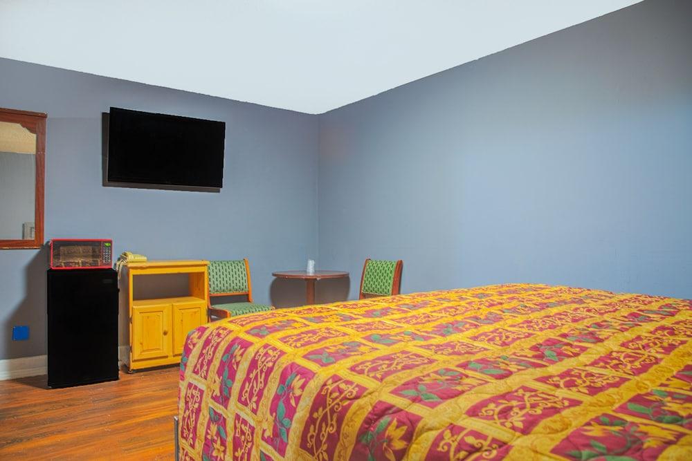 Hotel Decatur I-20 East & Wesley Club Dr