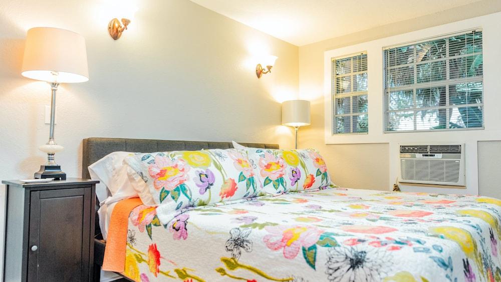 Meranova Guest Inn