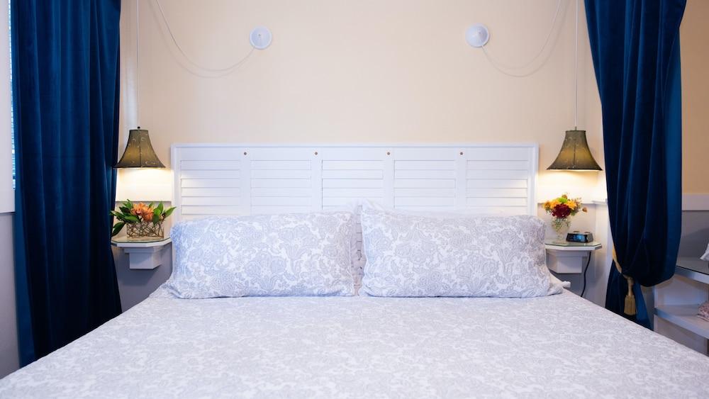 Meranova Guest Inn